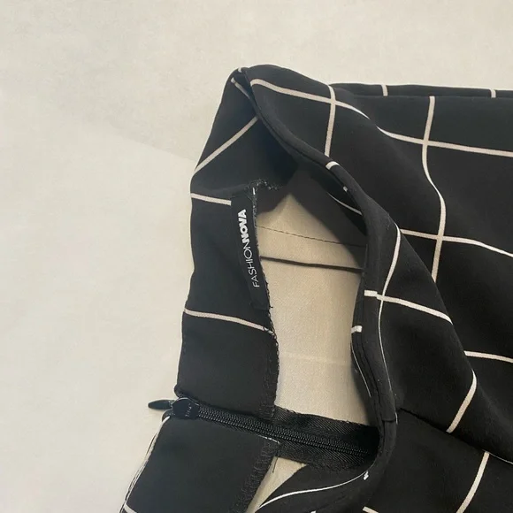 Black And white flared dress pants - Picture 5 of 6